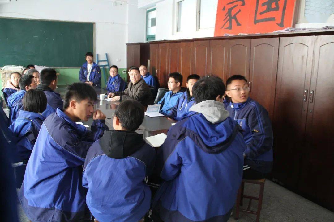 市教育局督导检查盐化中学教育教学工作