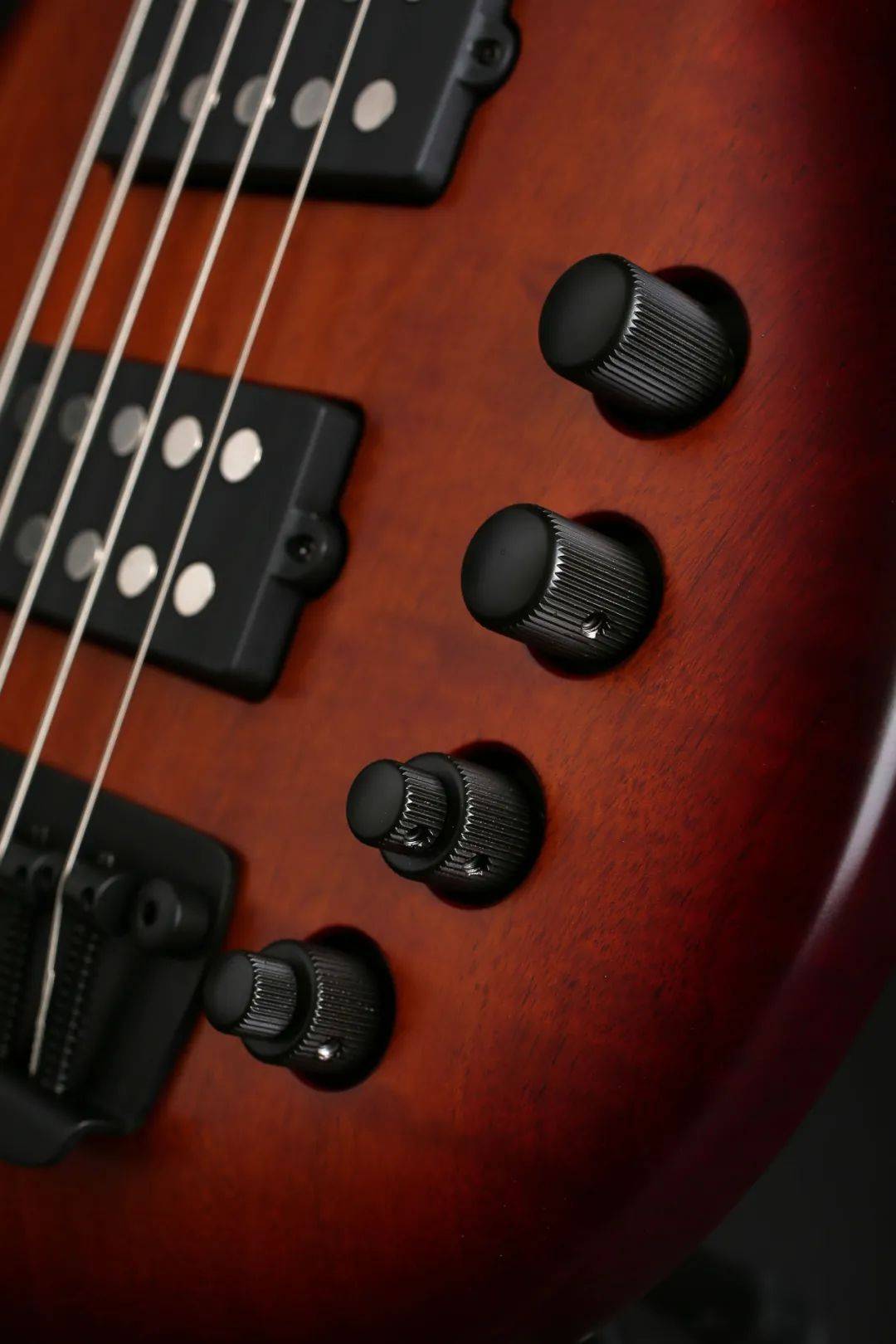 前卫全能丨musicmanbongo系列贝斯