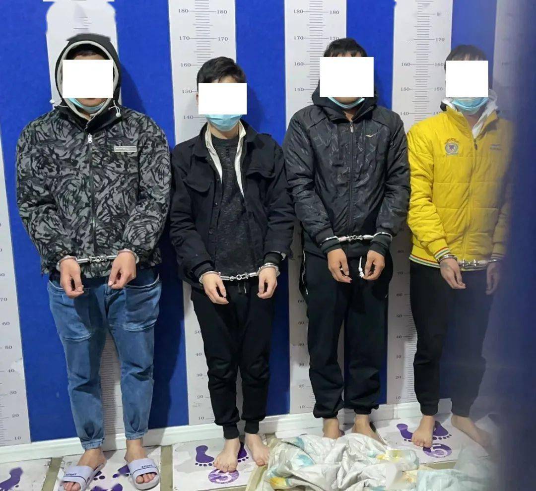 茂名4名90后男子在某酒吧厕所内聚众吸毒,被警方抓获