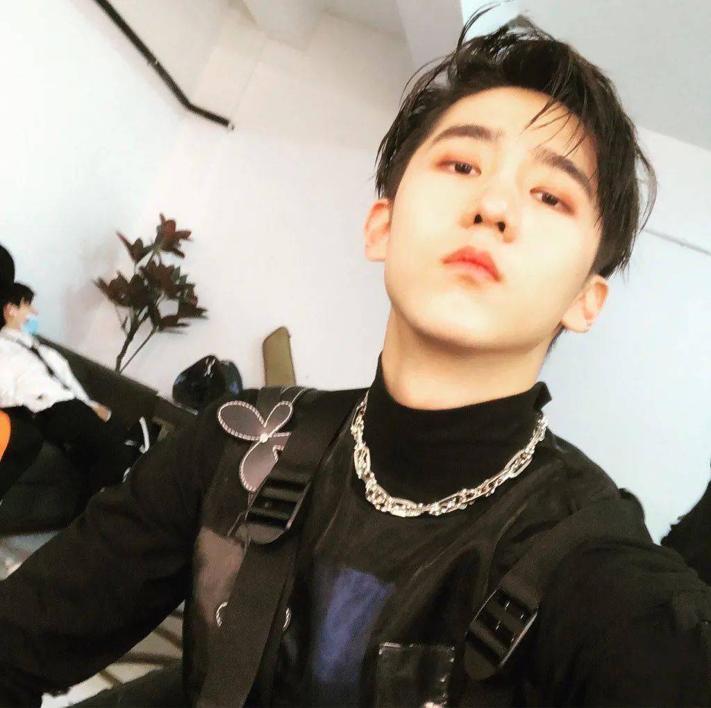 微信头像r1se赵让