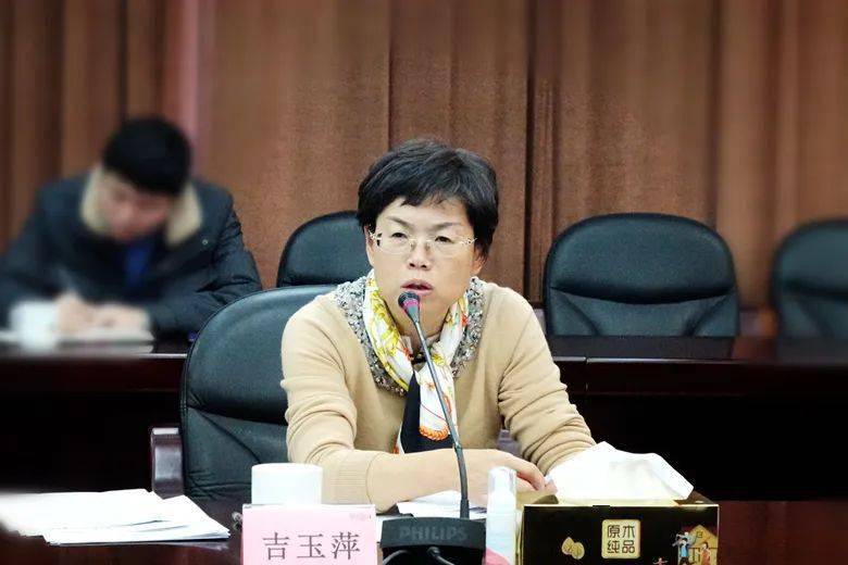 近日,华漕镇召开2020年度党风廉政建设述职评议专题会议,镇党委书记