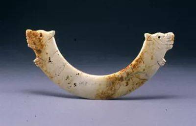 安徽含山凌家滩揭示中国玉璜文化的起源_时代