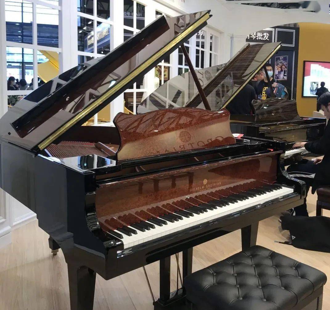 黑白之外,更多选择! | grotrian高天钢琴