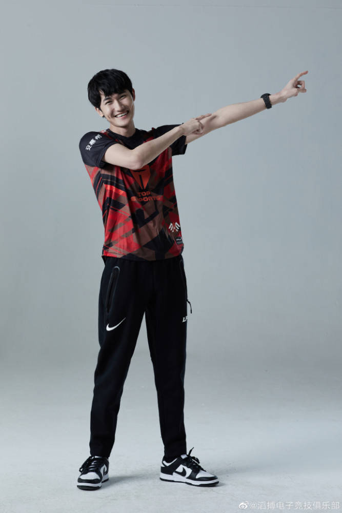 lpl春季赛六队定妆照一览厂长归队theshy手持利刃