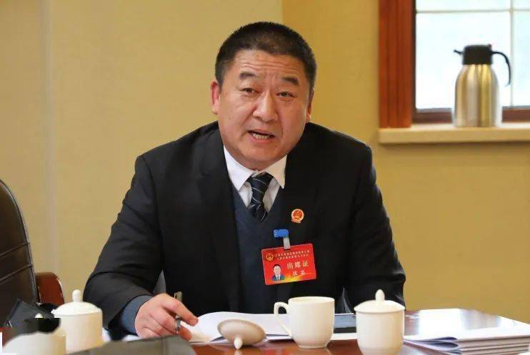 《政府工作报告》后,切实感受到海湾镇在推动经济稳中有进,环境加快