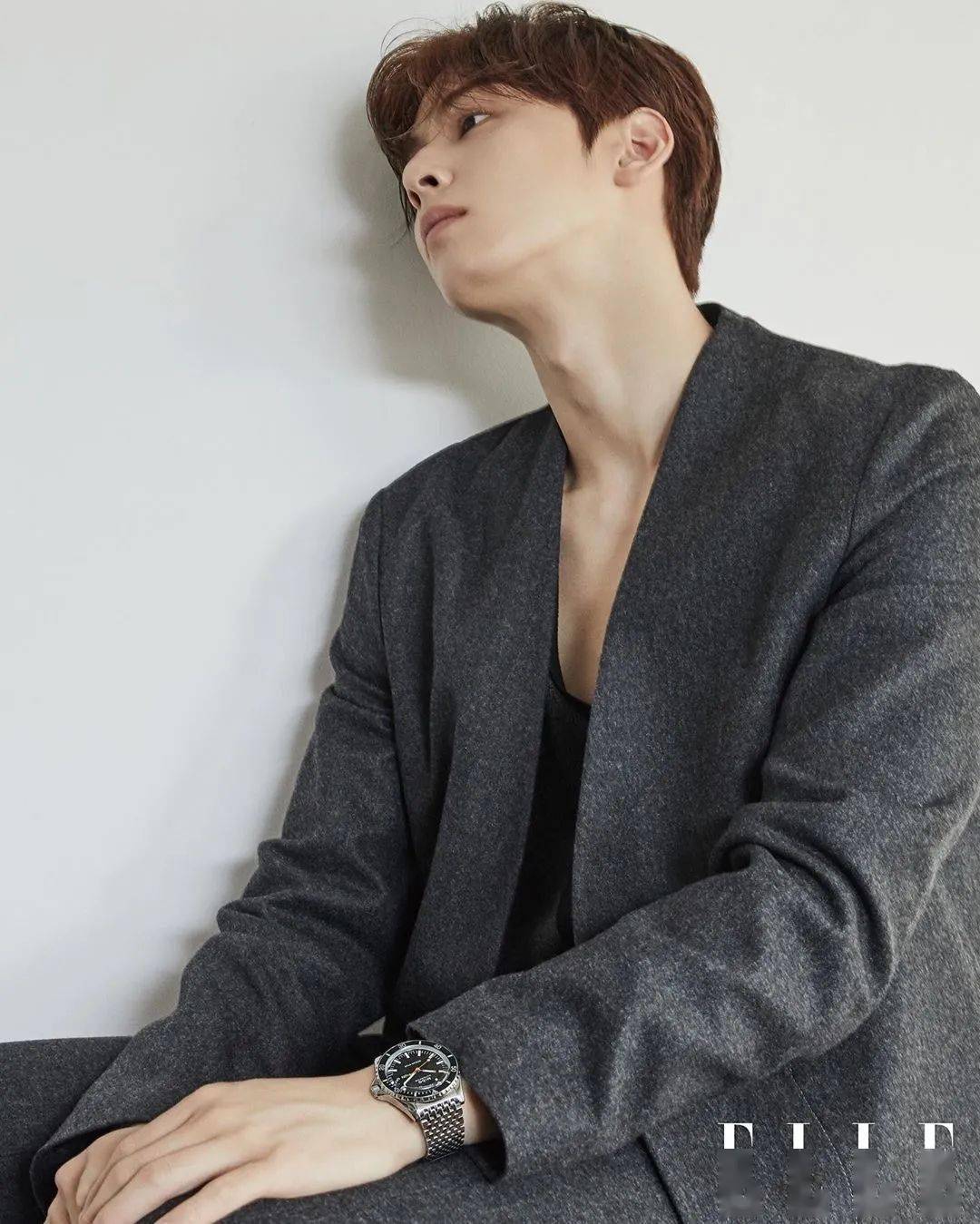 要有多帅才能凭脸上热搜