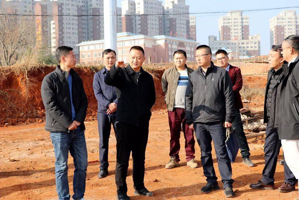 宣威市易地扶贫搬迁建设项目指挥部召开城区安置点后续公共服务设施
