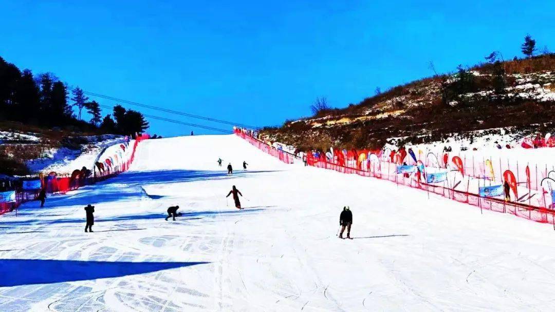 这个寒假我们一起到曾家山滑雪