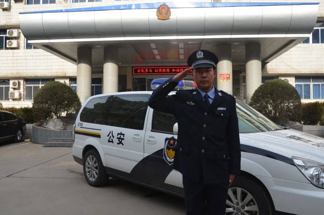 【關注】110警察節丨看看嵩縣這些警察帥氣的第一張警服照!_刑偵大隊