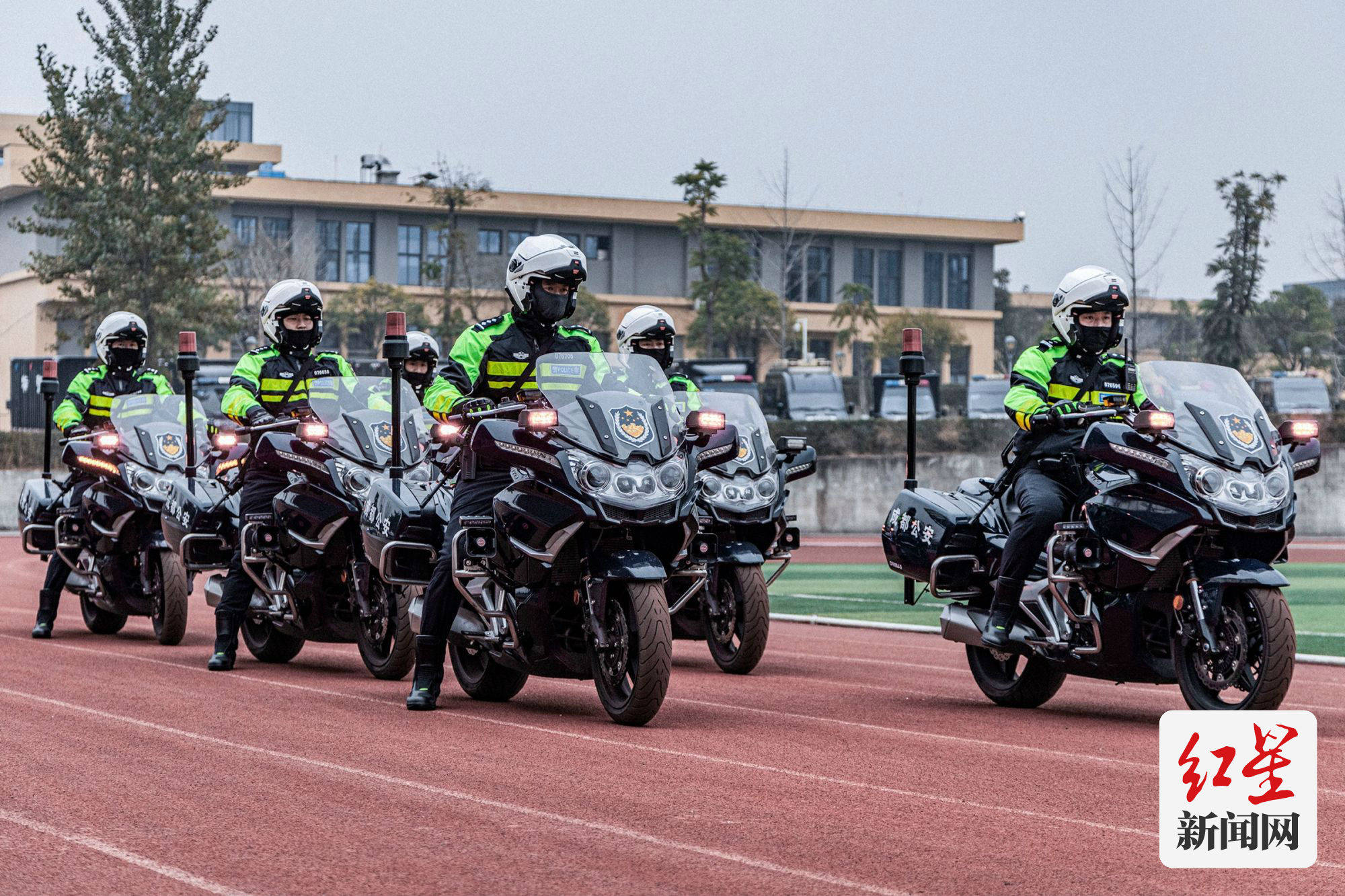 实战演练 最美故事 首个警察节成都这样过