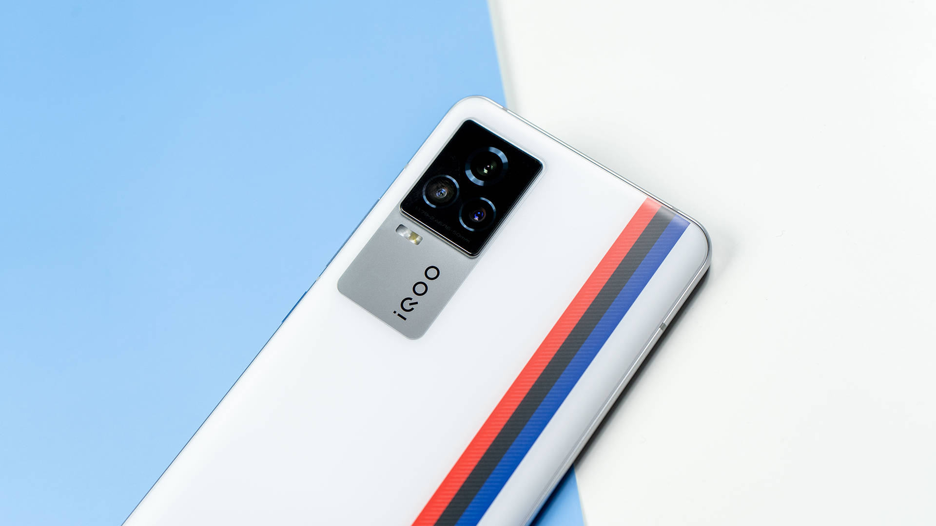 配置拉满的极限性能旗舰:iqoo 7图赏