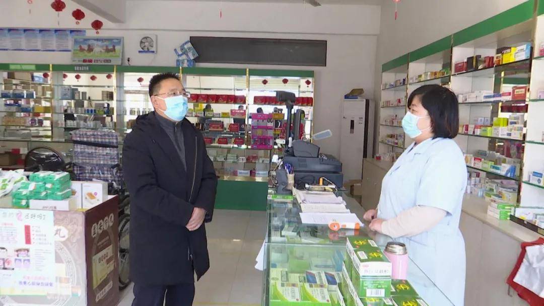 武强县县委书记侯桂宁县长张双翼就疫情防控工作进行实地调研