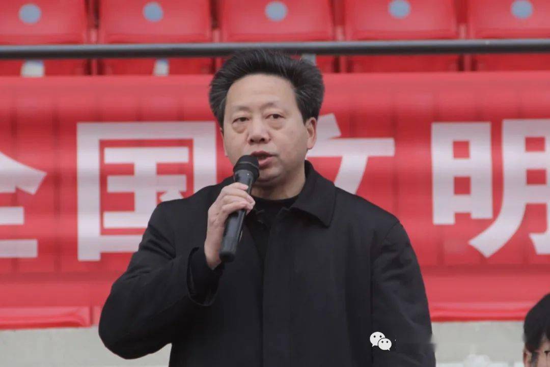 建设健康安全有序的文明校园鹰潭一中举行升旗仪式专题部署疫情防控和