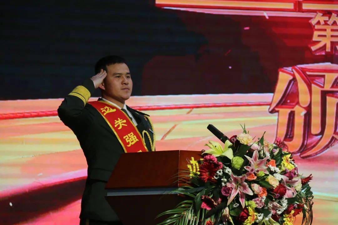 今日长缨在手看我强军先锋