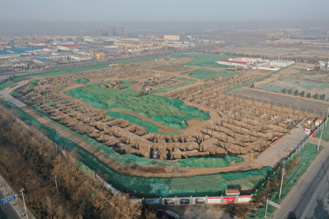 眼下,尽管进入三九天气,但在即墨国际陆港及蓝村区域