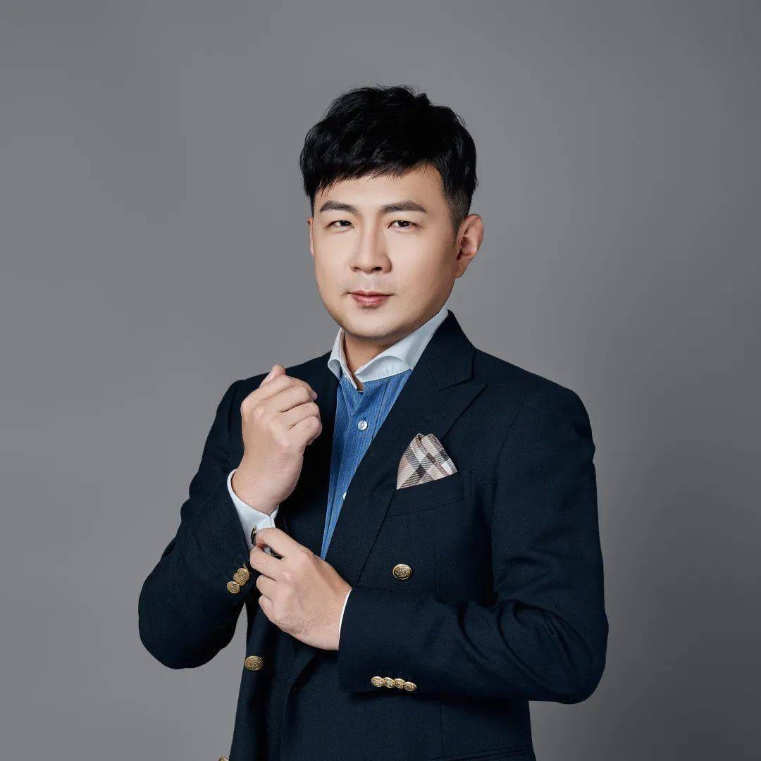 主持导赏/马辰:上海人民广播电台经典947主持人,主要主持的节目有