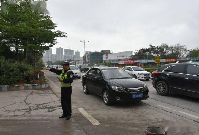 二广高速四会东高速口至四会广场路段清塘红绿灯路口城区路段容易易