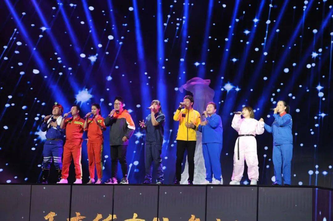 临汾姑娘黄绮雯夺得《星光大道》2020年度总冠军!