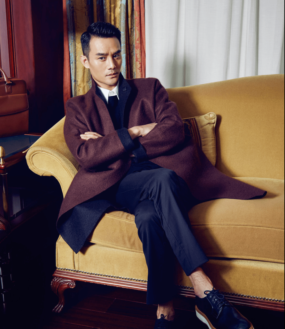 黑色是很多中年男性的选择,特别是在冬季,黑色不仅百搭,还能带来一种