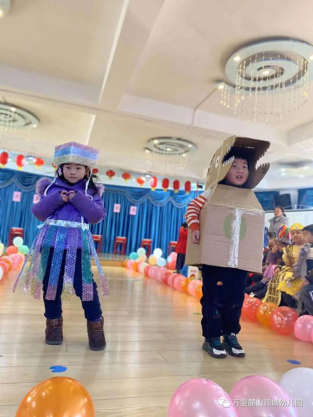 万婴麓山润城幼儿园:大班组"梦想小舞台,秀出大未来"世界服饰t台秀.