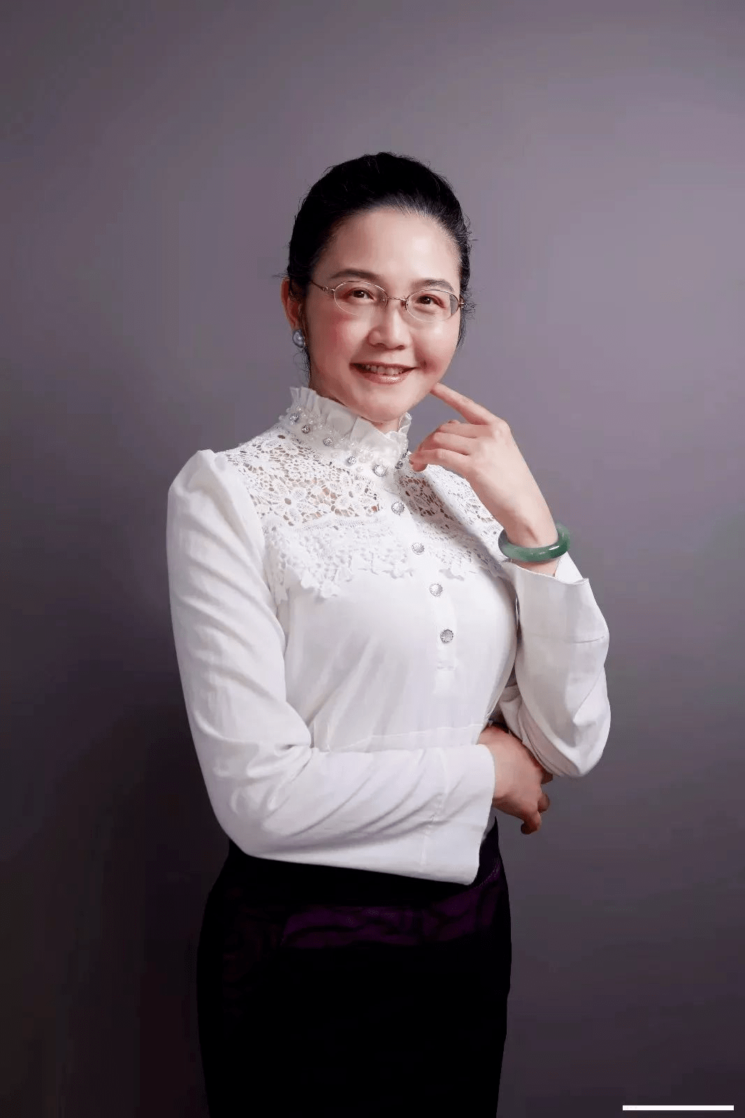 汪以玲老师国家二级心理咨询师,催眠治疗师,云南省心理咨询师协会理事