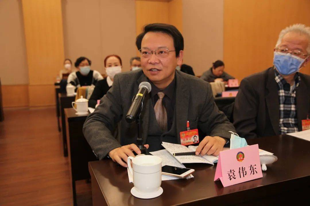 陈卓夫听取了区政协委员分组讨论区政府工作报告,区"十四五"规划和二