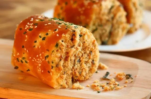 肉松面包卷!给吃腻了甜食的你和孩子换种口味