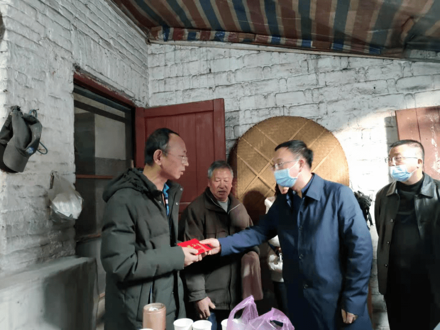 孙纪新深入安福开展送温暖和点亮微心愿活动