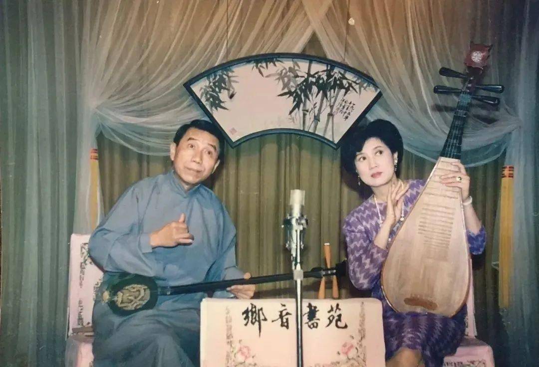 三尺书台,丝竹声声,倾听弦索伉俪张如君,刘韵若的评弹人生_上海电视台