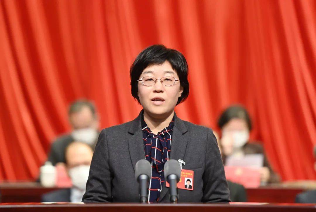 陈红红在市政协八届五次会议闭幕大会上的讲话