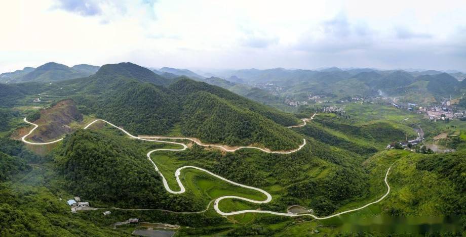 近年来,贵州省黔南州瓮安县永和镇白水河社区认真贯彻落实"三下沉五