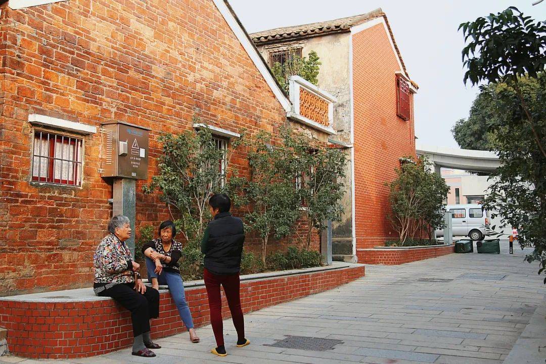 老街故事红墙黛瓦古街新貌这里藏着都市人向往的生活