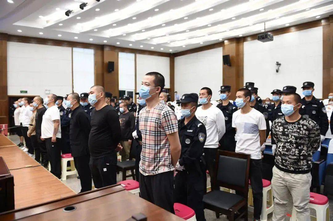 打人,恐吓,索财……曲靖这19人团伙终被一网打尽了!大快人心!