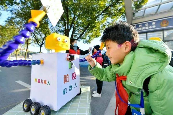 厉害了!长兴4名小学生发明防疫机器人