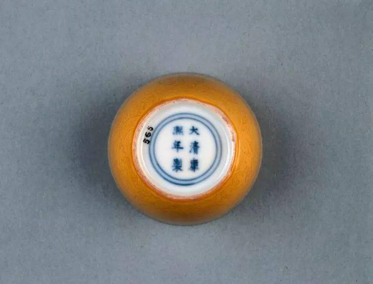 大英博物馆康熙黄釉欣赏_瓷器