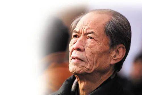 著名文学作家,《白鹿原》作者陈忠实这样说:柏杨先生对于中国历史的