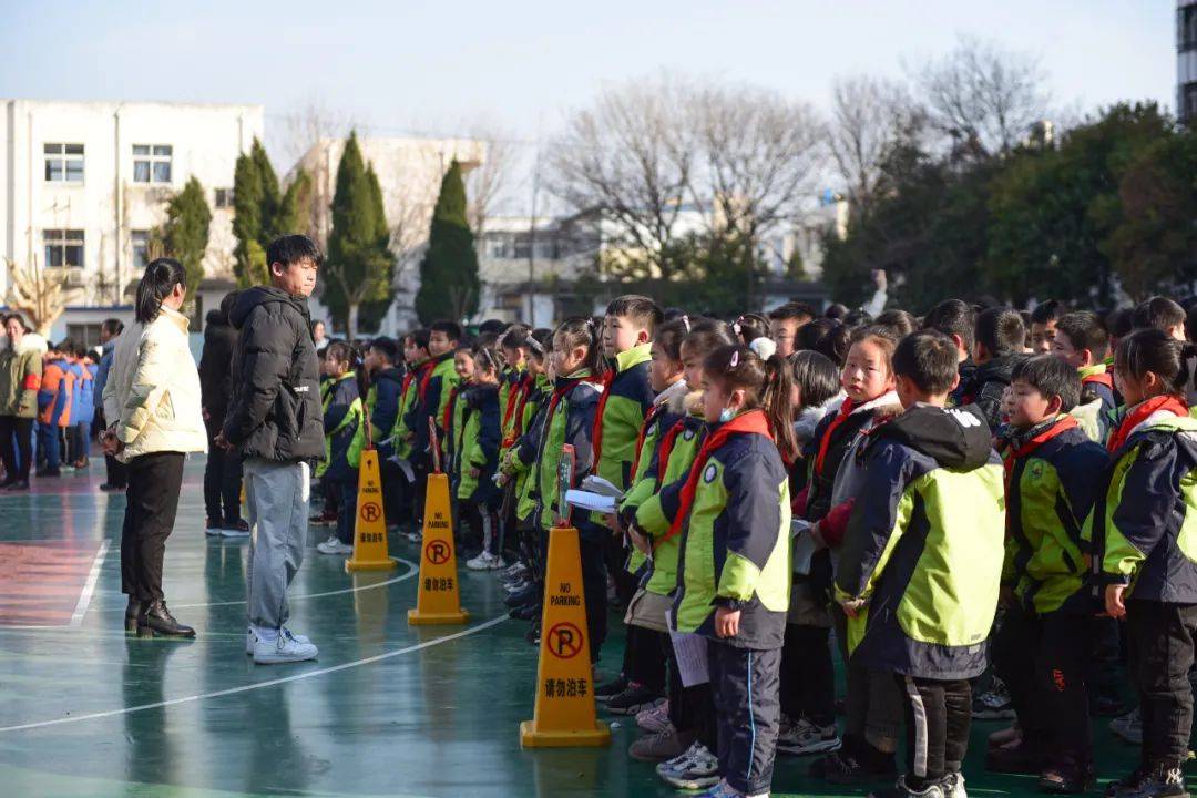 【校园动态】阜阳铁路学校: 千人诵读会,余音绕校园