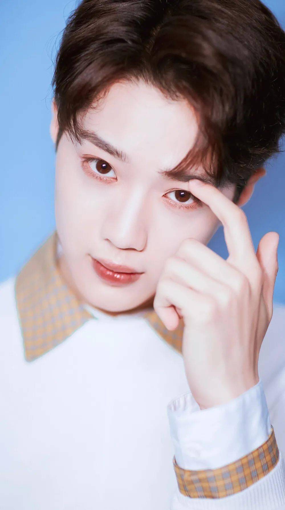 手机壁纸赖冠霖