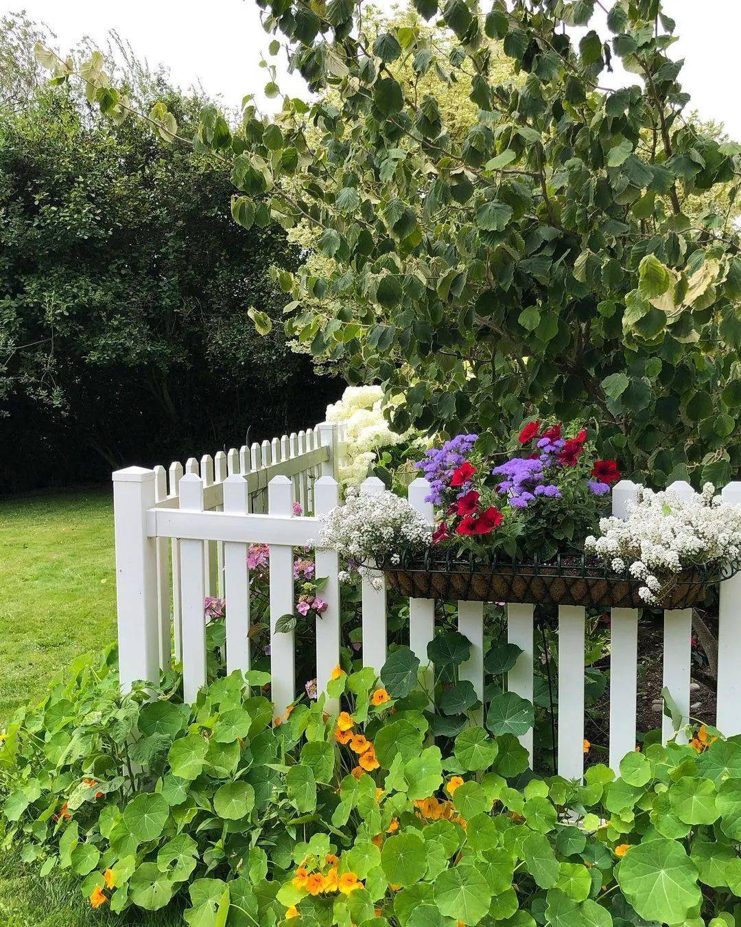 10款简单实用的栅栏设计让庭院变得更温暖