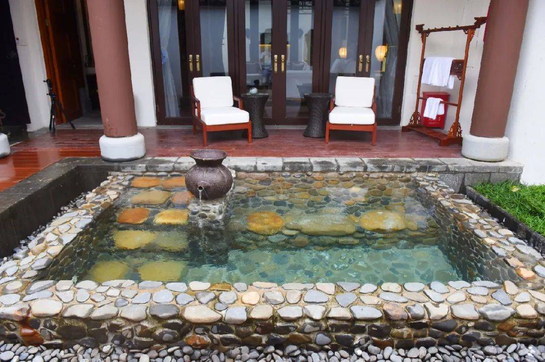 铂尔曼酒店悦源水疗优健会所月卡一张(3个名额)或保时捷背包一1个