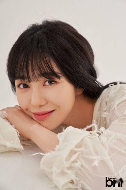 韩国女艺人权珉阿最新杂志写真曝光