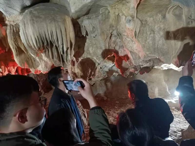 龙门县亿年串珠溶洞被开发成“龙洞”景点