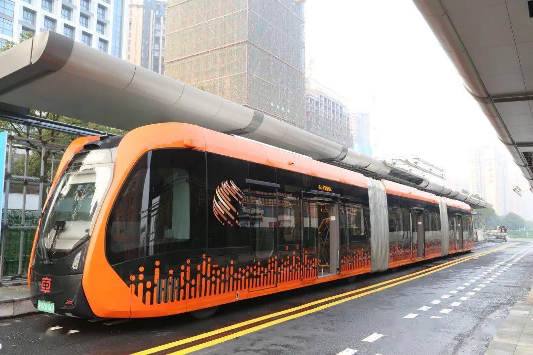 406公里西咸新区智轨来啦