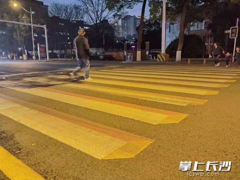 靖江有多少人口_北流隆盛镇有多少人口(3)