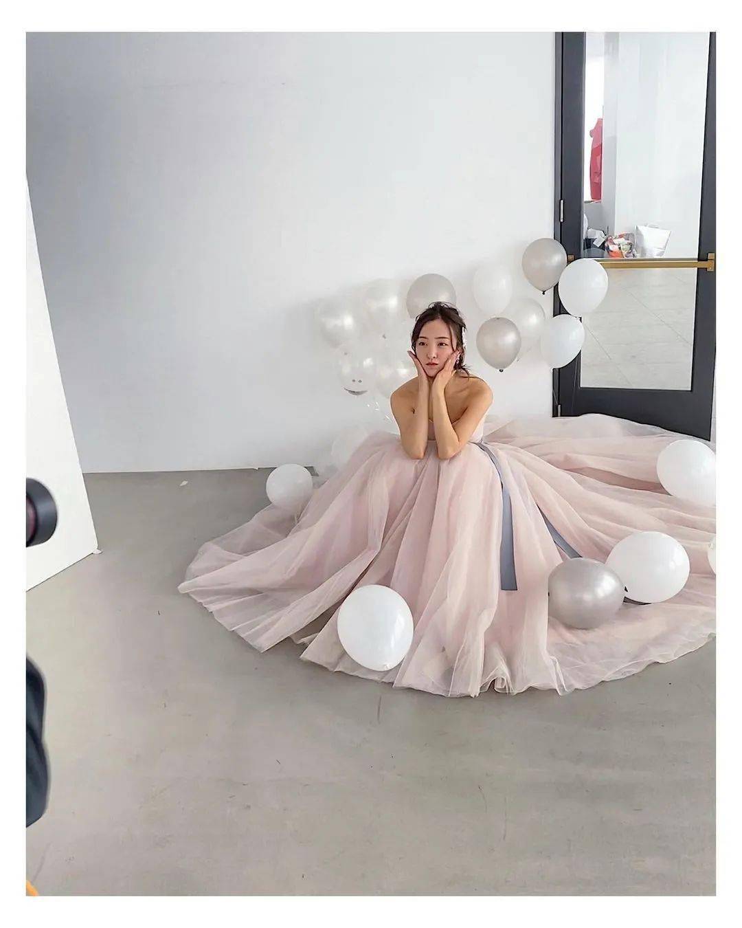 akb48前成员板野友美上传婚纱照新婚幸福满满