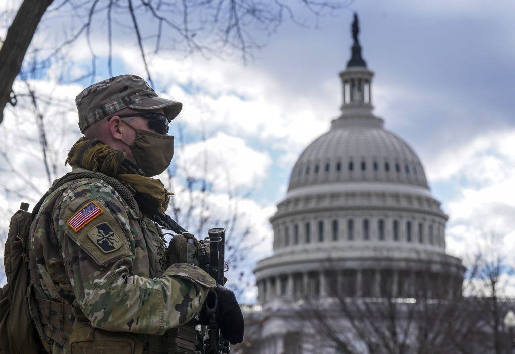 联邦调查局(fbi)进行背景审查后,美国国防部已经将12名参加拜登就职