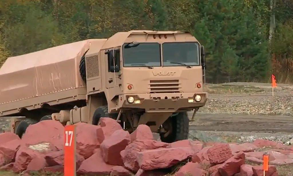 白俄罗斯重型卡车技术图片