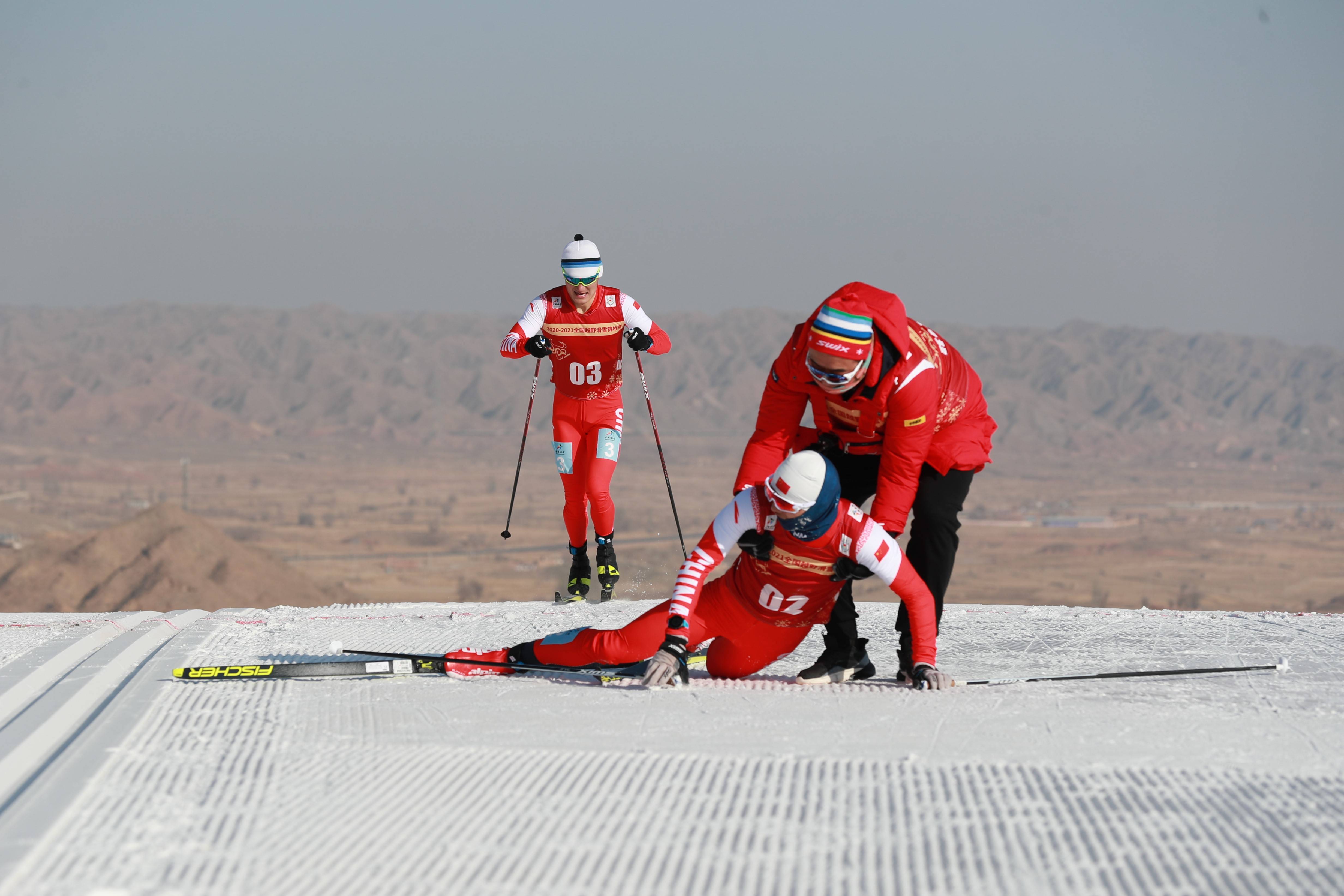 越野滑雪全国锦标赛男子3公里爬坡赛况