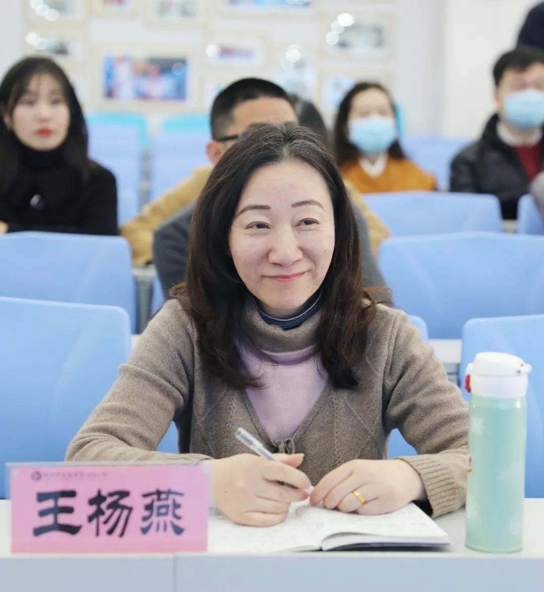 杭州市美术教研员李方下城区体育教研员赵一峰正高级教授,原杭州市