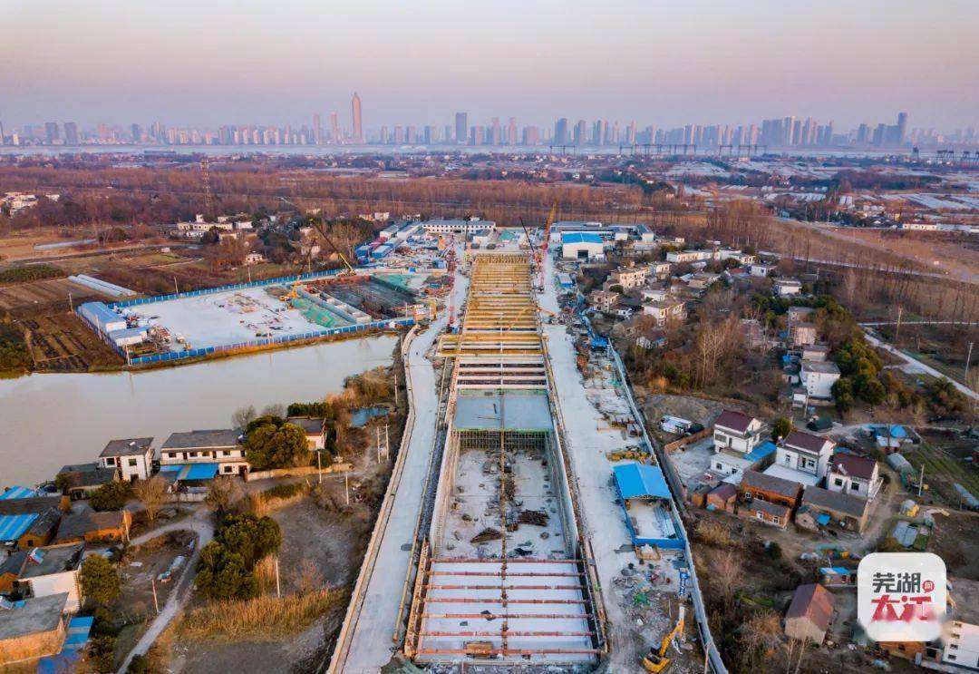近日,芜湖市住建局官方发布了芜湖城南过江隧道最新施工进展!